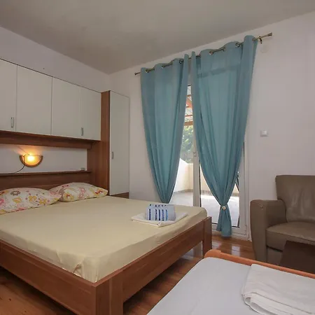 Robinson Srdelica Bogomolje